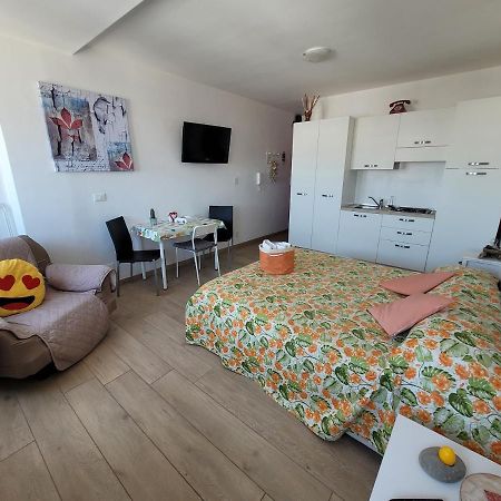 Rosato 3 Sea View Apartment Λινιάνο Σαμπιαντόρο Εξωτερικό φωτογραφία